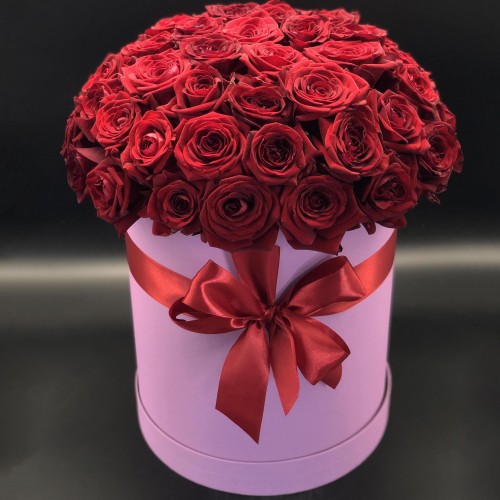 Купить на заказ 51 красная роза в коробке с доставкой в Алматы