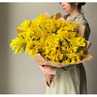 Большой букет из мимозы